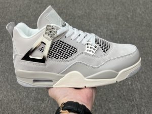 Air Jordan 4 Retro Frozen Moments AQ9129-001